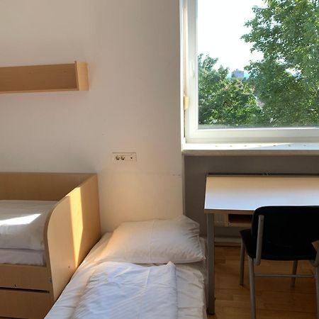 Hostel Rozna Dolina Ljubljana Bagian luar foto