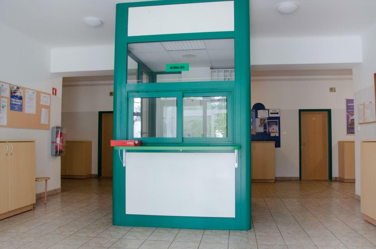 Hostel Rozna Dolina Ljubljana Bagian luar foto